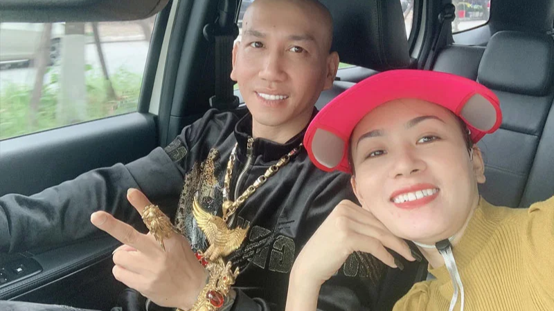Vợ chồng Phú Lê được thả tự do sau một thời gian bị giam giữ